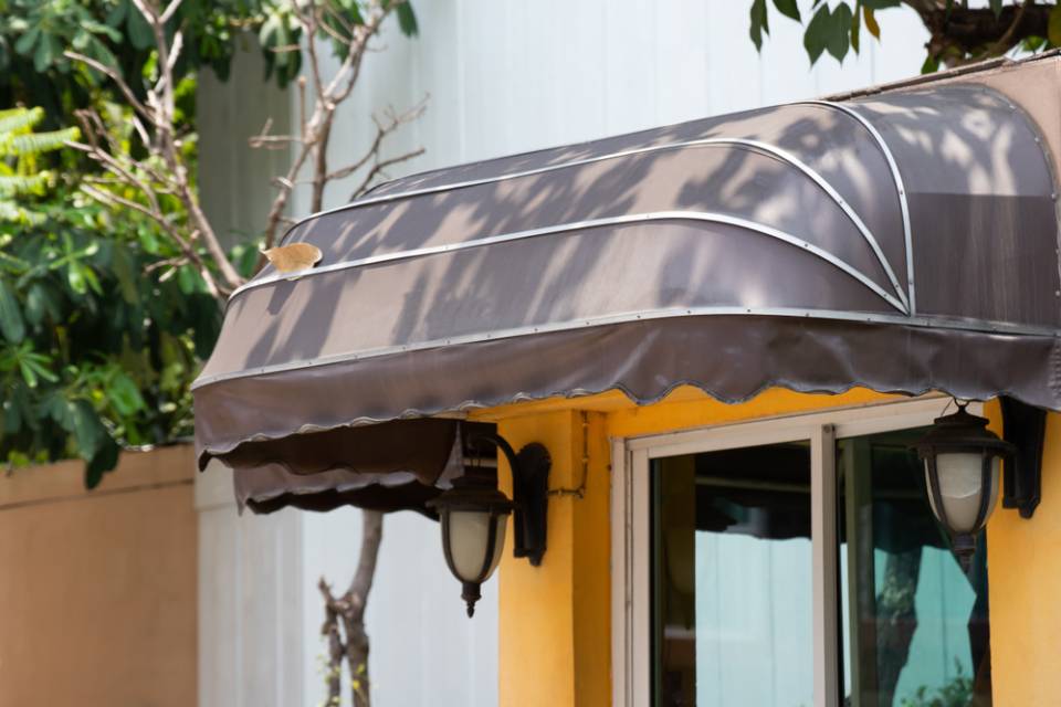 Tenda per protezione solare