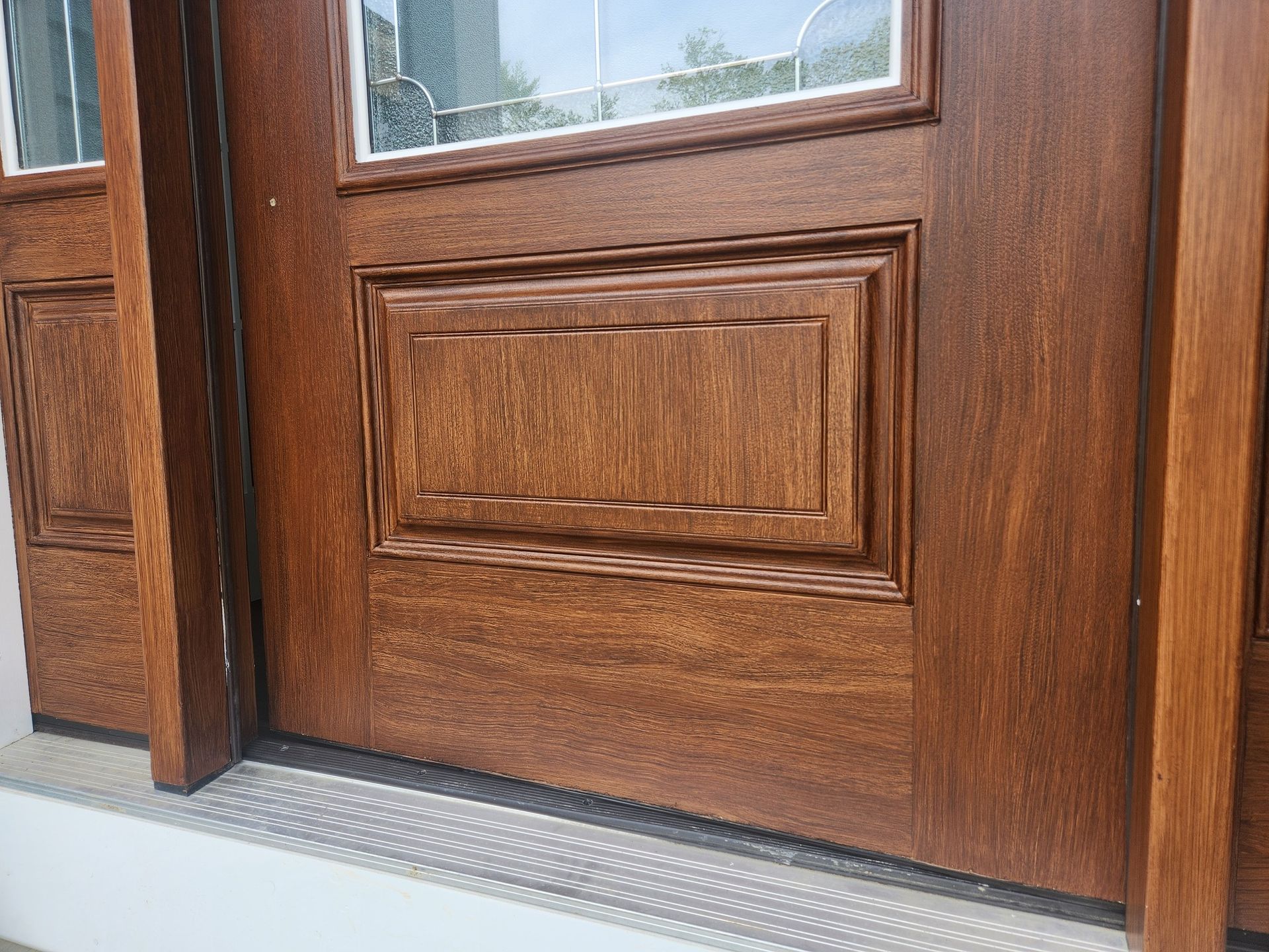 Outdoor decorative painting wood grain. 