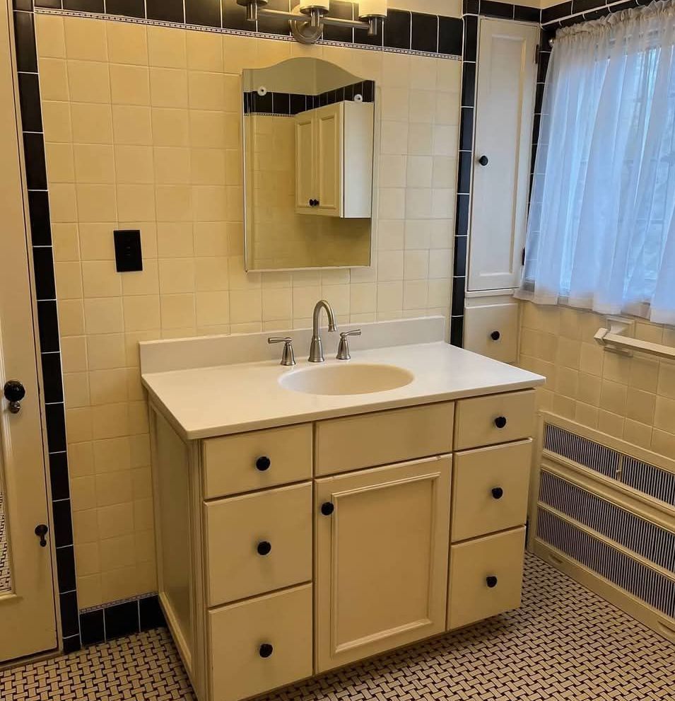 Bathroom cabinets Before