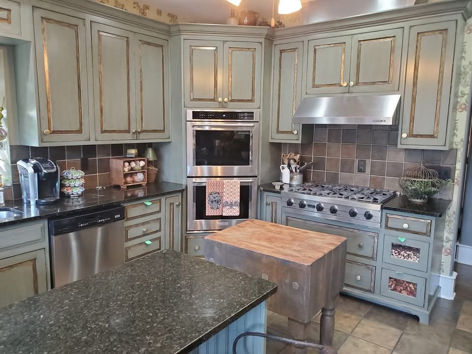 Wooden kitchen cabinets After