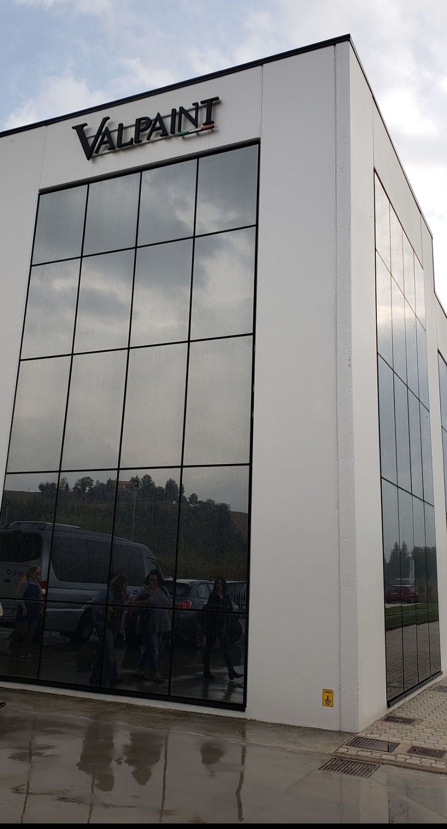 Beth from Art Work Walls and More Valpaint