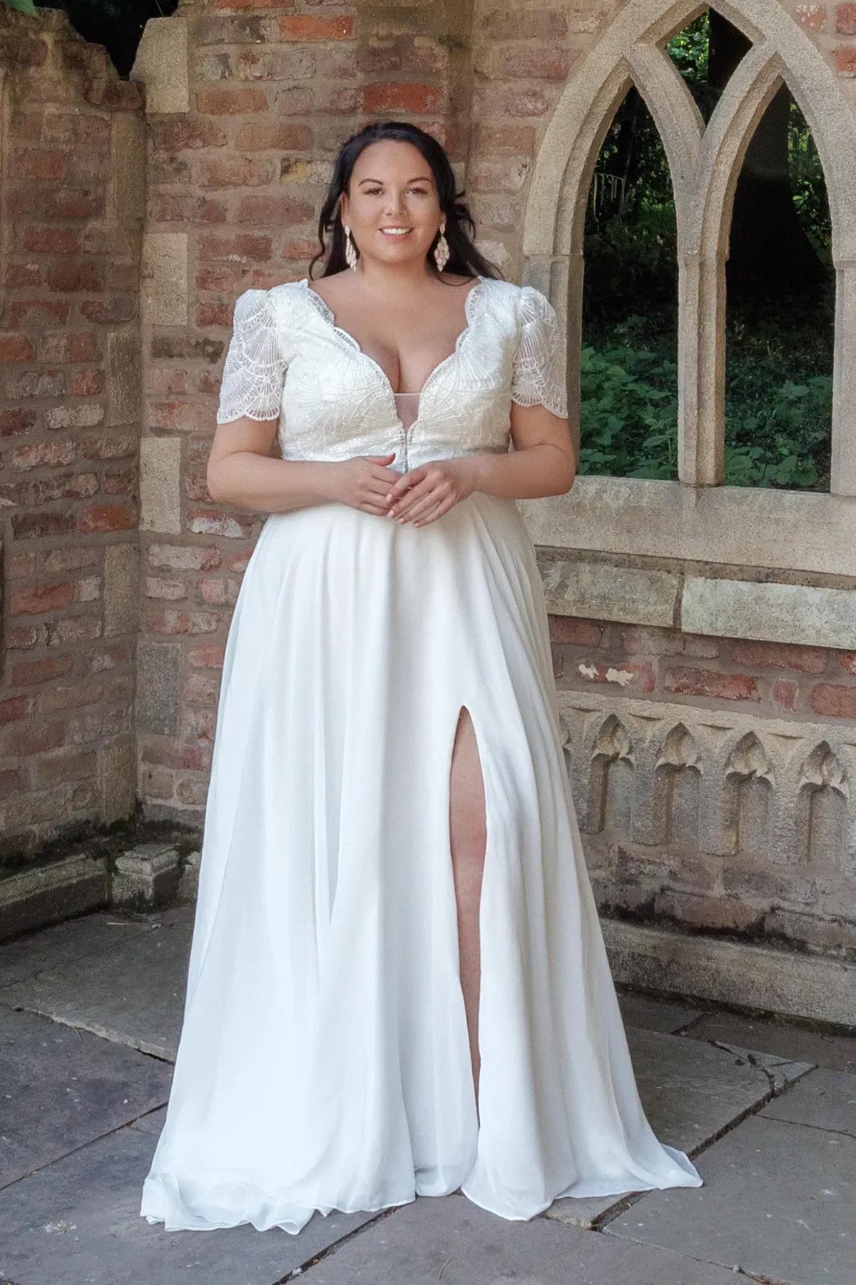 Island  Bridal 25716
Ivory Aline wedding dress size 24