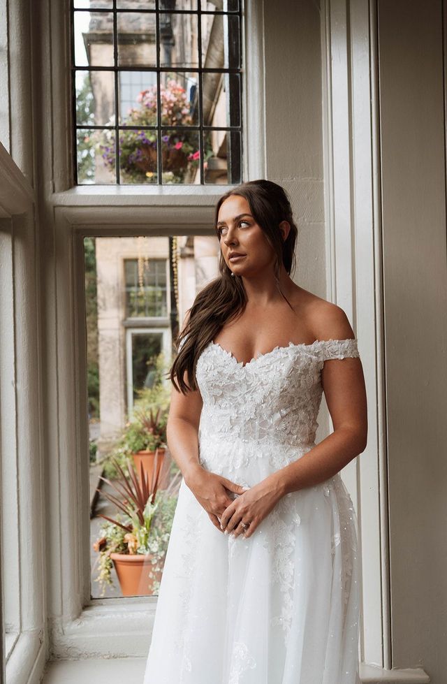 designer wedding dress hire uk Wedding Dress Hire: The Best Places to Rent a Wedding Dress