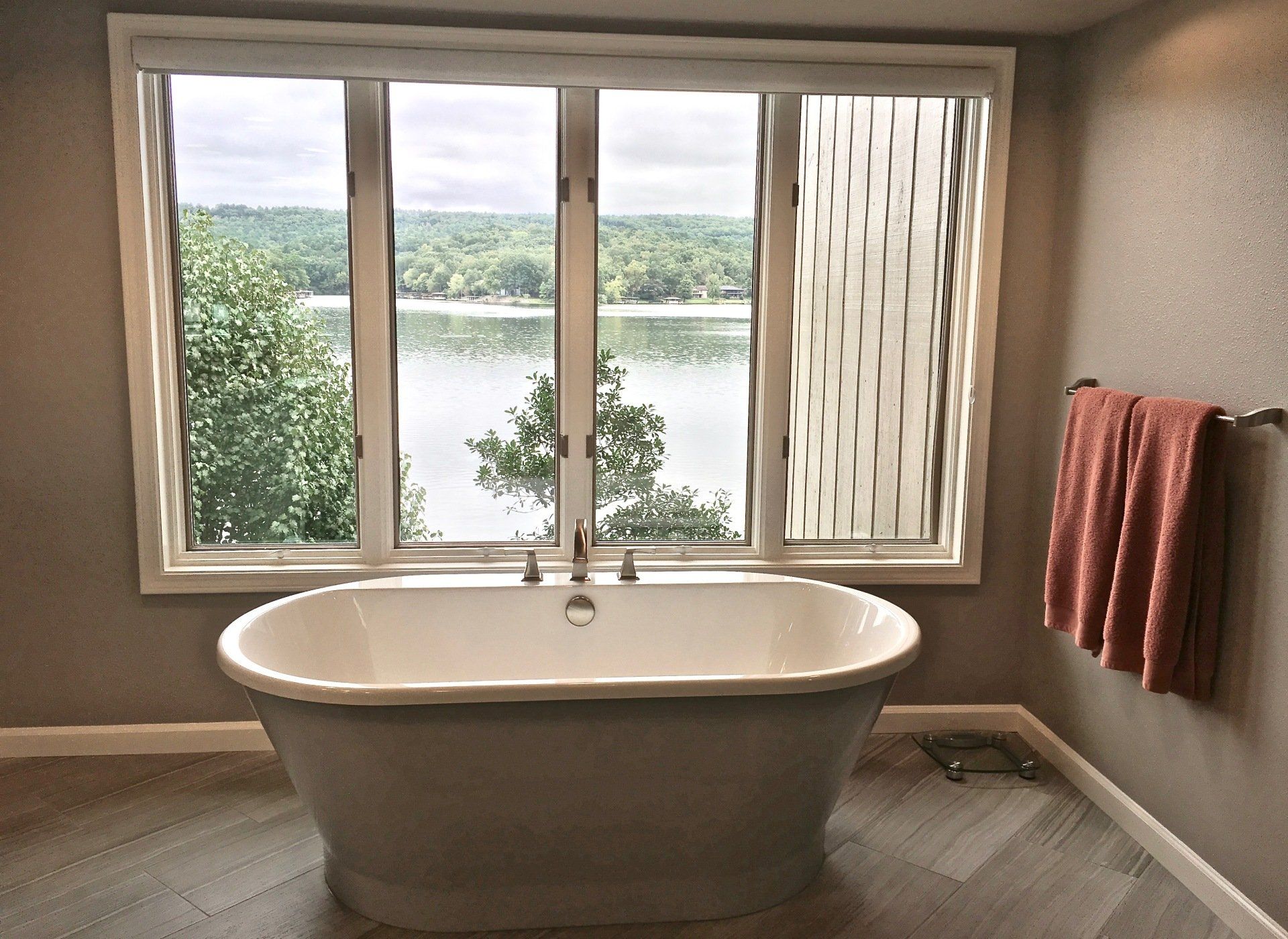 soaking tub master bathroom