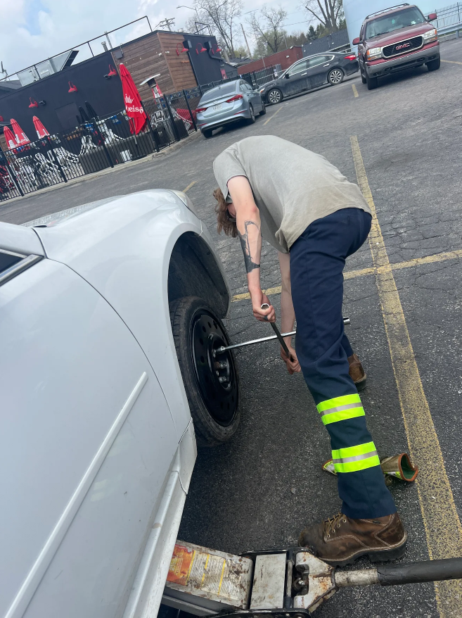 Amazing Towing Car ā Sylvania, OH ā DCās Auto Care Amazing Towing Car ā Sylvania, OH ā DCās Auto Care