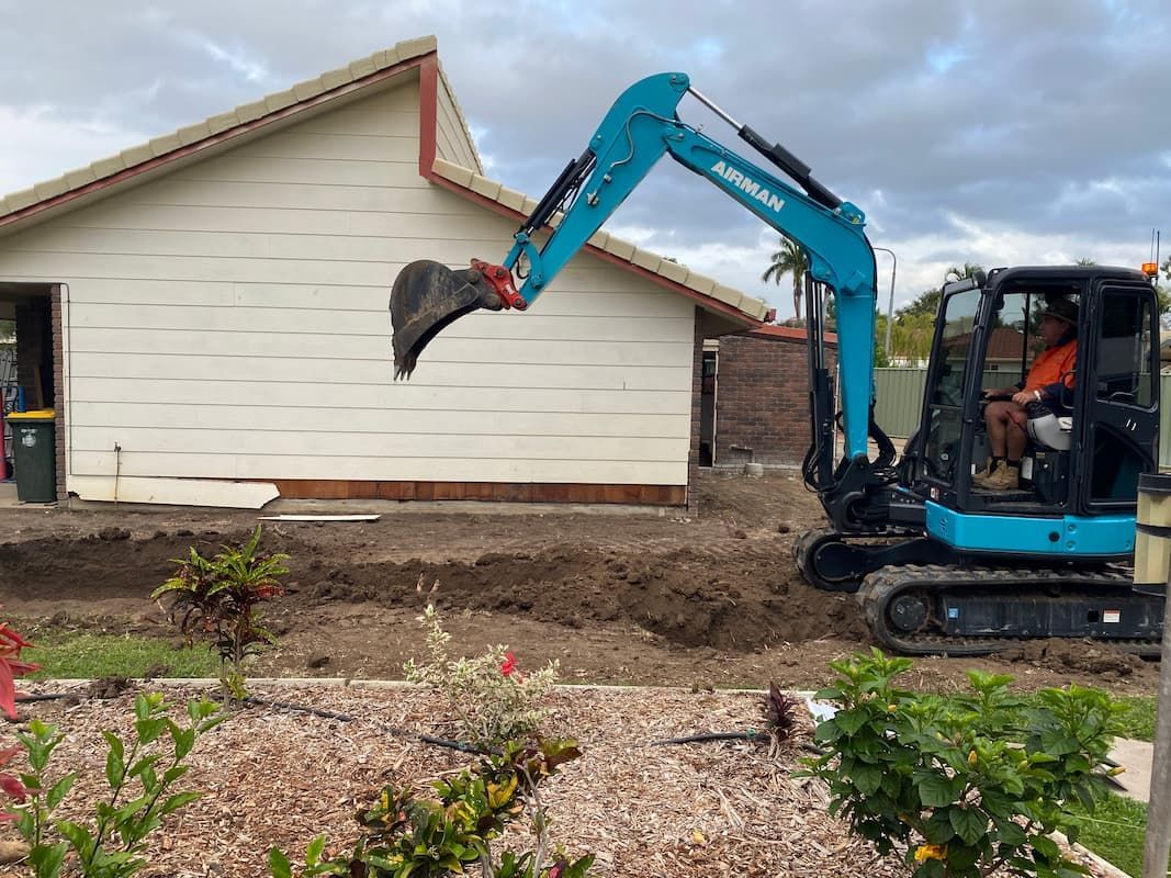 Digging at the Backyard - Excavator Hire Kelso, QLD