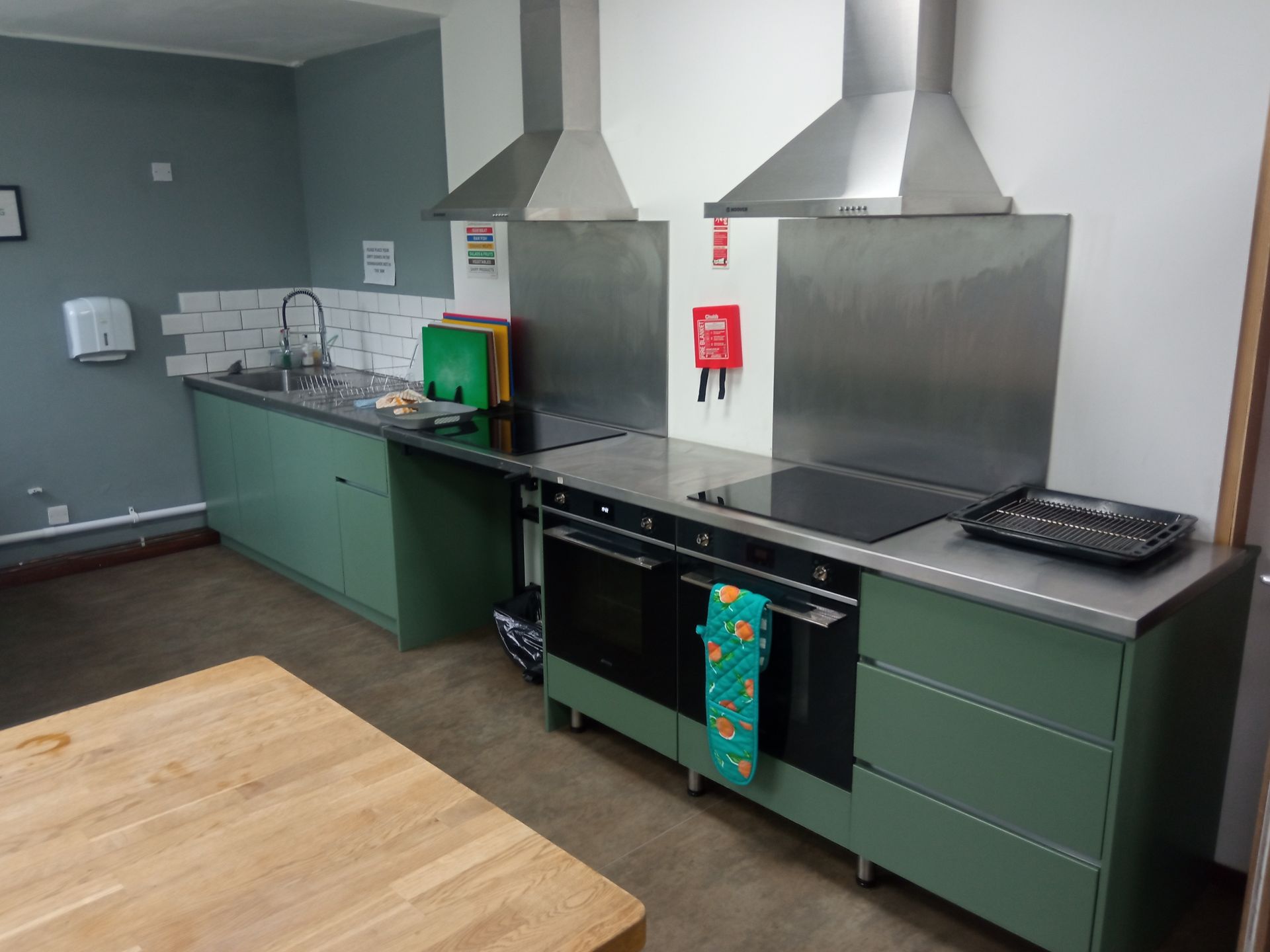 COMMUNITY KITCHEN