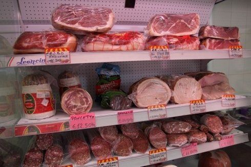 vendita di salumi siciliani