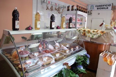 vendita di prodotti della gastronomia siciliana