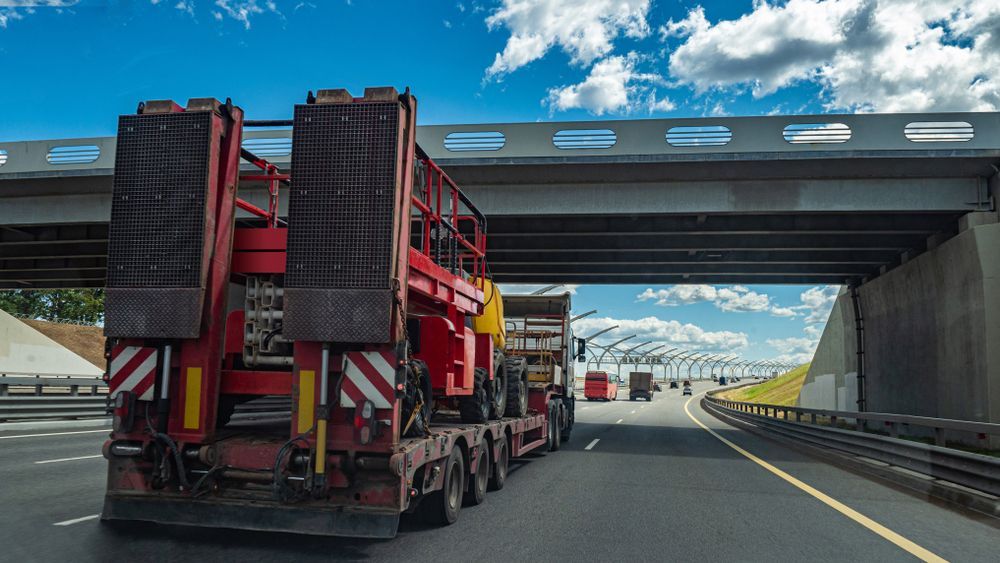Fixed low loader trawl - Transport Company in Emerald