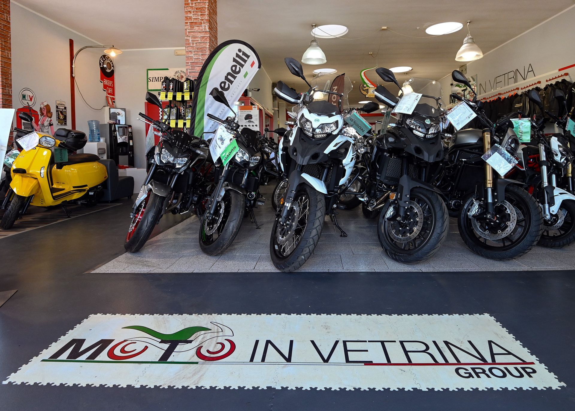 moto usate in un negozio