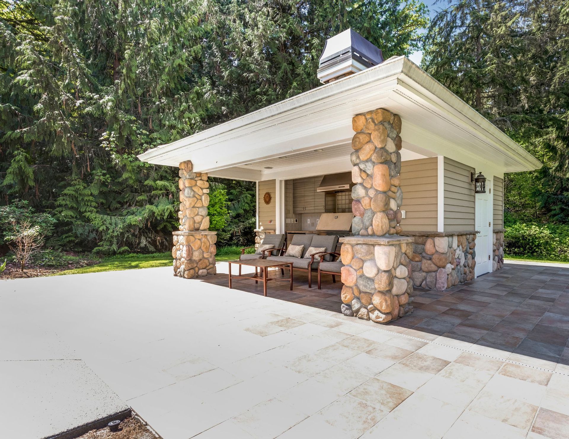 outdoor kitchens in Halifax