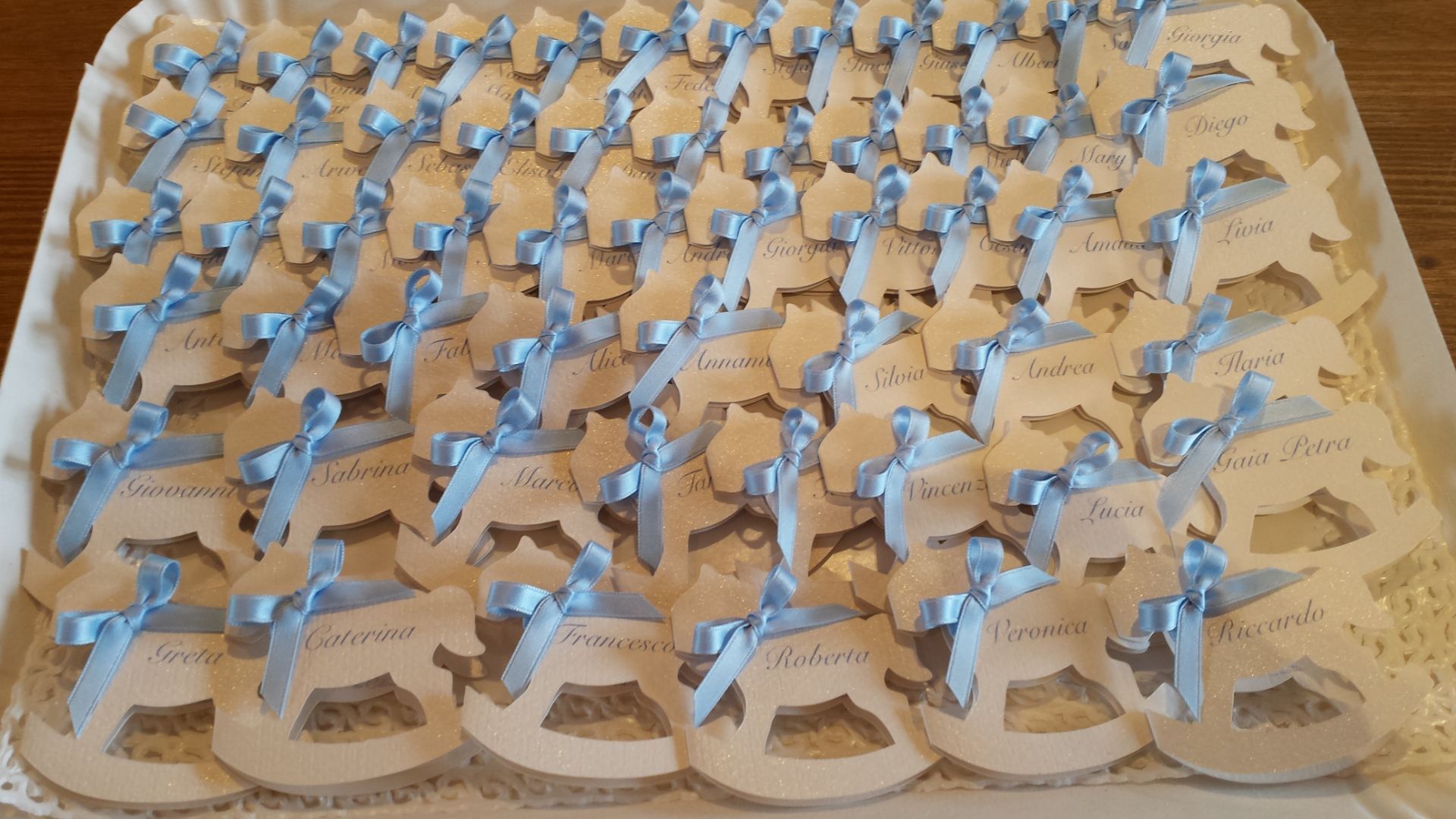 bomboniere in legno a forma di cavalluccio