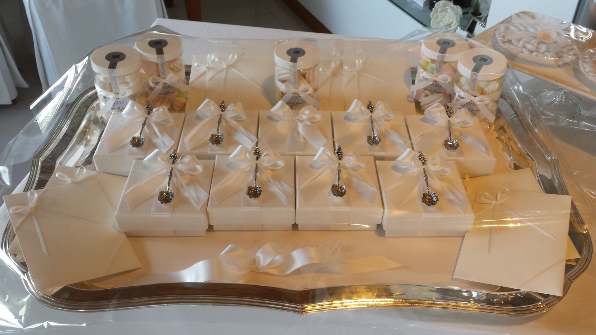 vassoio con le bomboniere