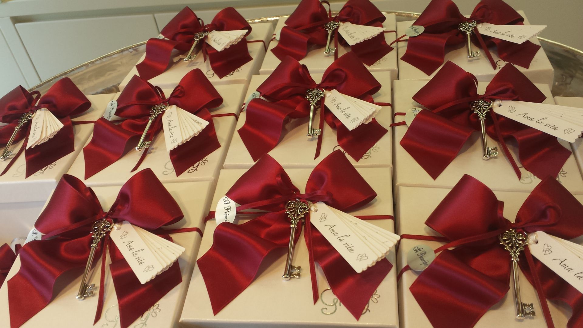bomboniere con fiocco rosso in raso