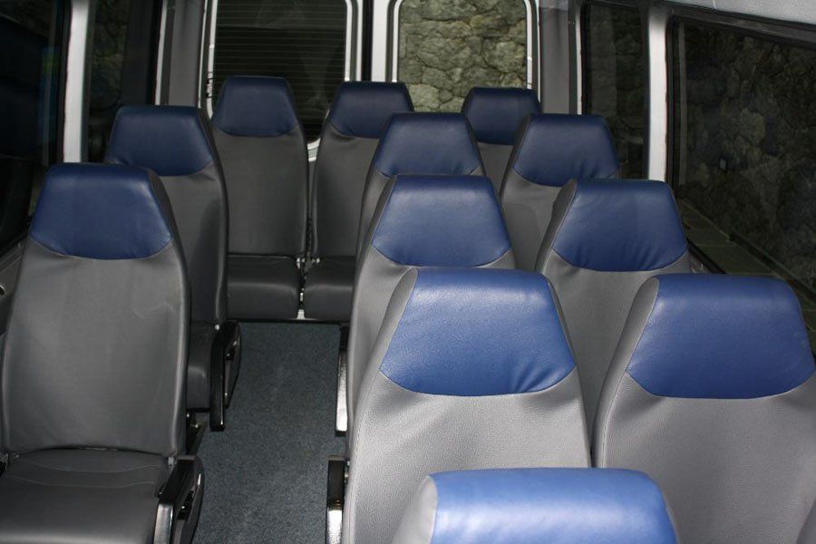 interno pulmino a 14 posti