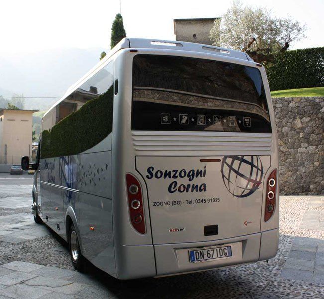 posteriore bus a 19 posti