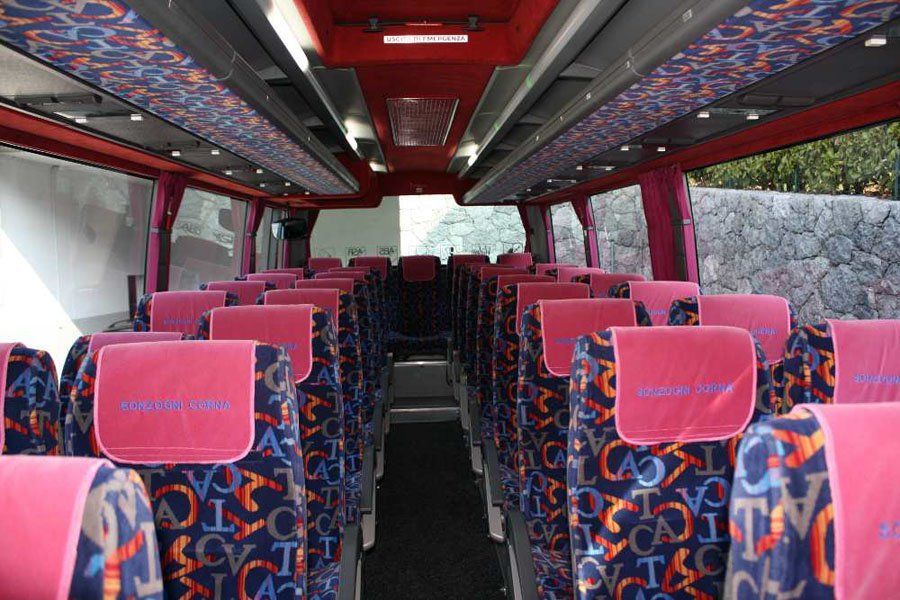 interno bus a 36 posti