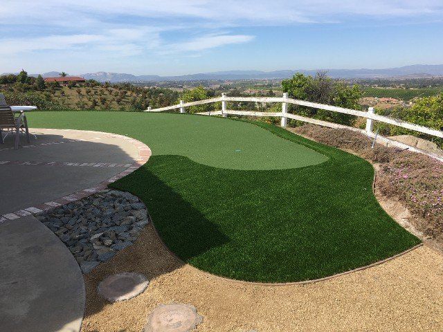 Artificial Truf & Putting Green