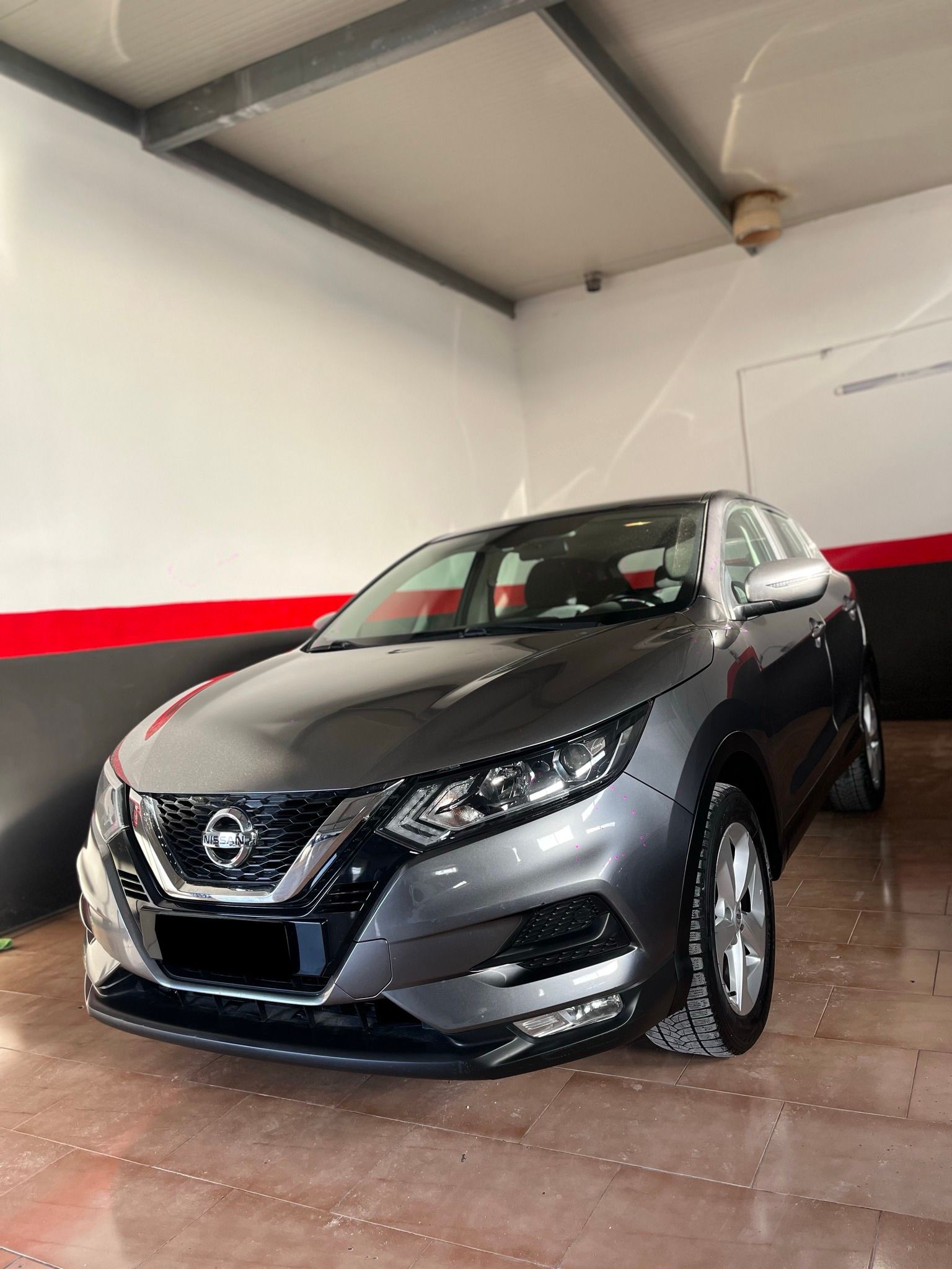Nissan Qashqai grigia