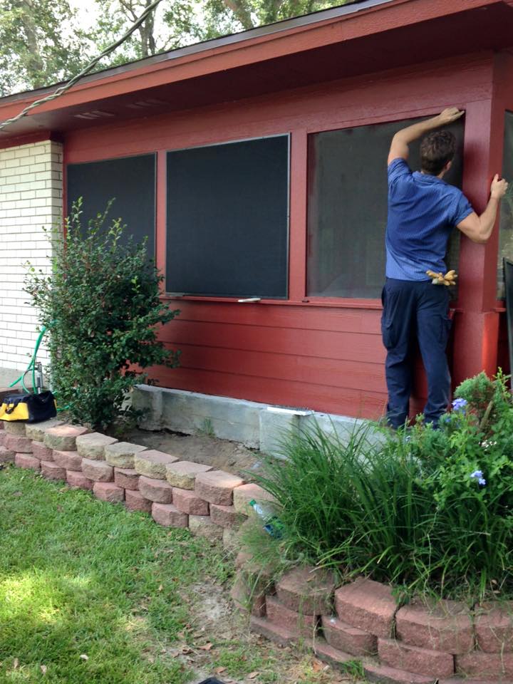 Installing the Window — Groves, TX, — Alamo Glass of Port Arthur Inc