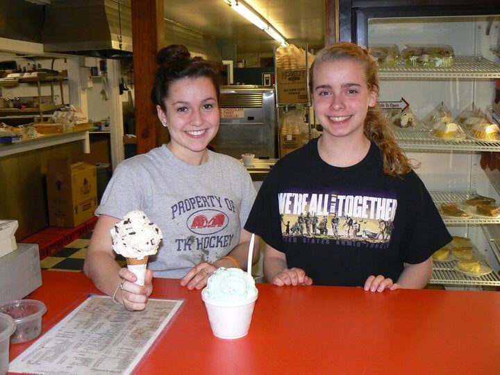 girls with icecream — Catering Services in Manchester, NH
