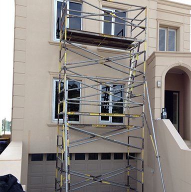 scaffolding assembled by house