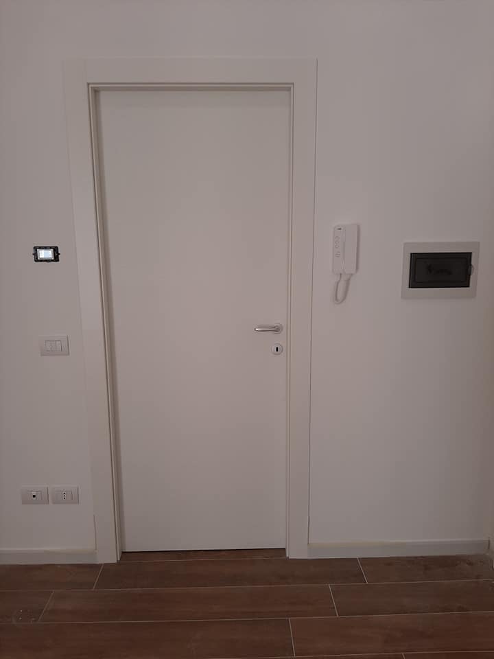 porta interna nelle ristrutturazioni di ville a Bari