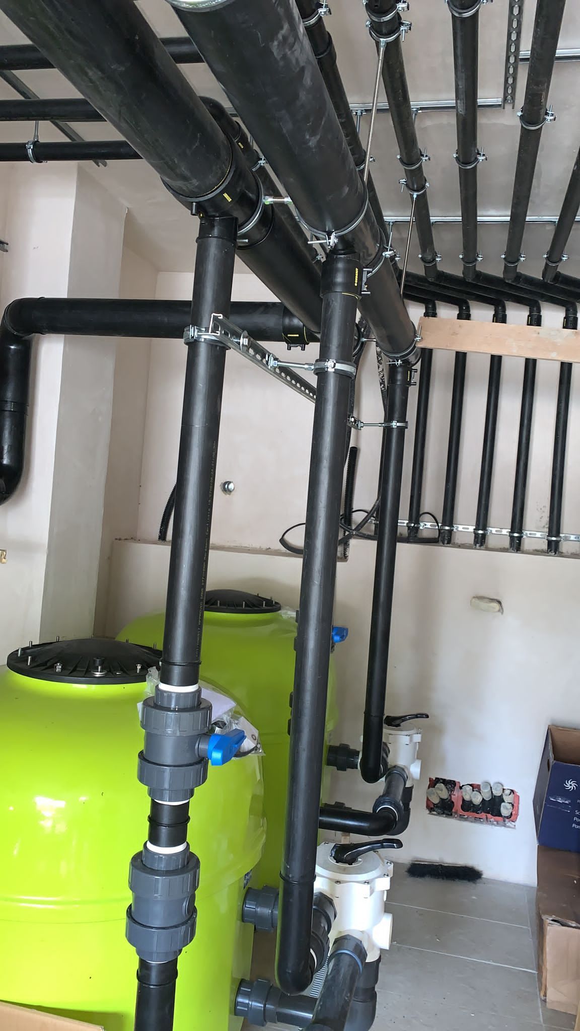 realizzazione di impianti per il trattamento e la disinfezione dell'acqua