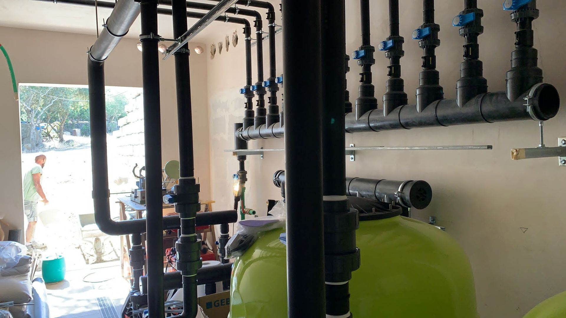 realizzazione di impianti per il trattamento e la disinfezione dell'acqua