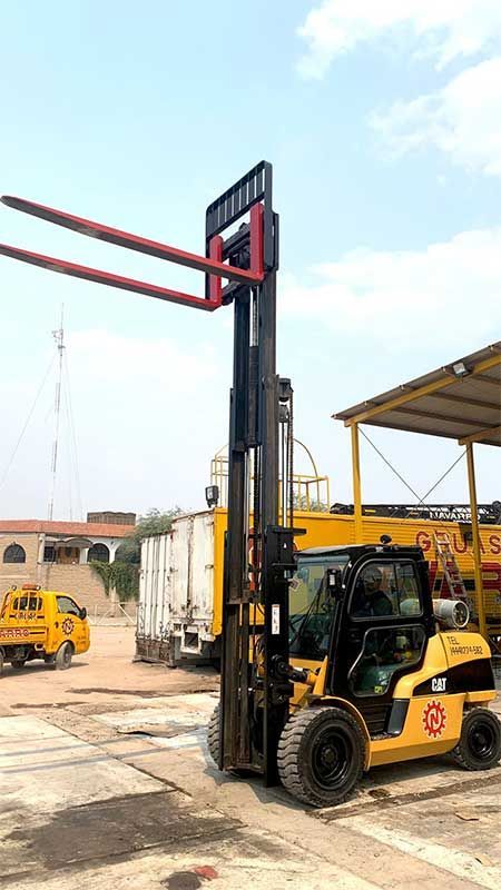 Transportes, Grúas y Montajes Navarro