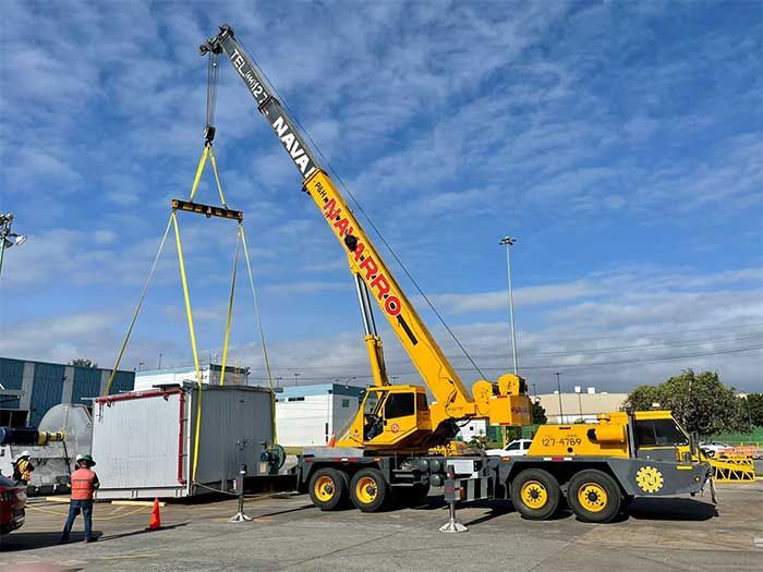 Transportes, Grúas y Montajes Navarro