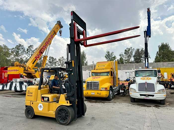 Transportes, Grúas y Montajes Navarro