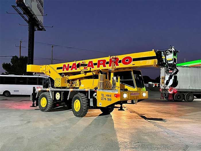 Transportes, Grúas y Montajes Navarro