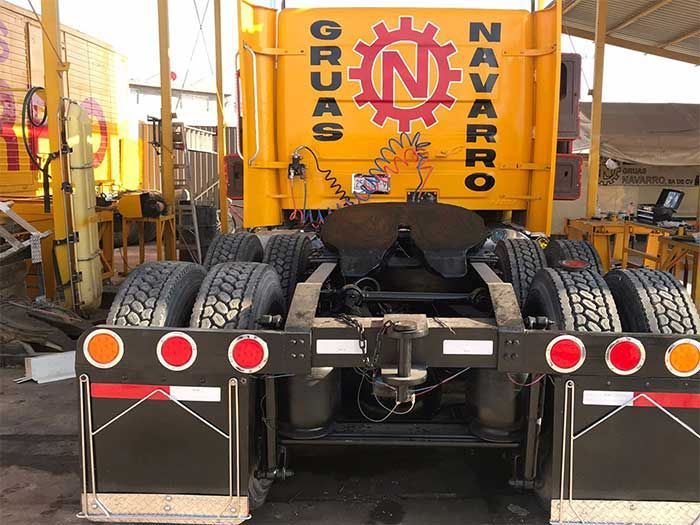 Transportes, Grúas y Montajes Navarro