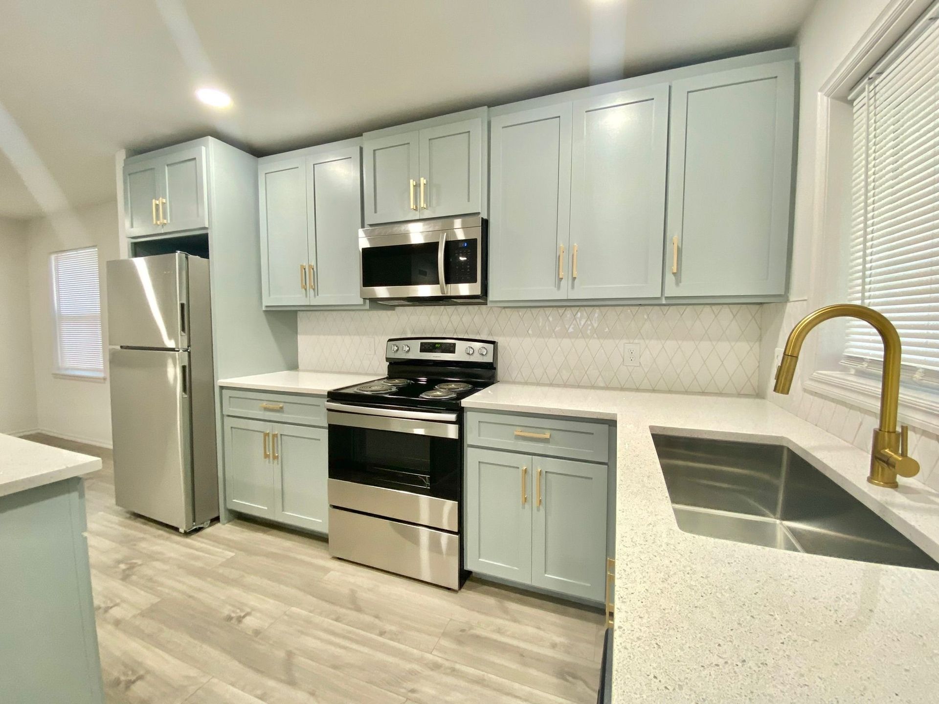 spacious floor plan in modern Tulsa apartment