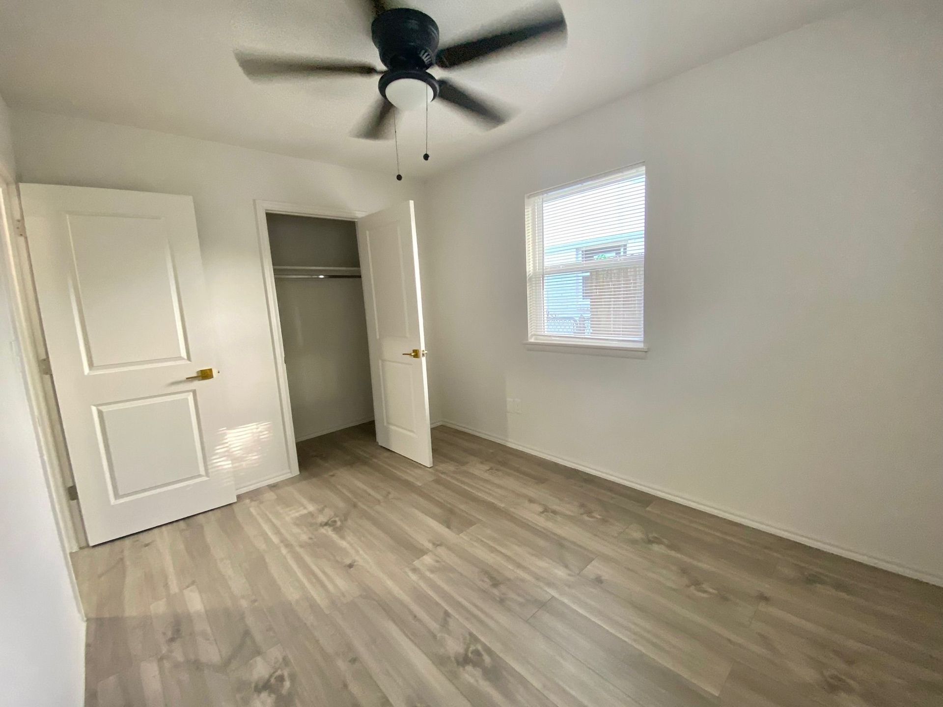 Tulsa apartment with in-unit washer and dryer