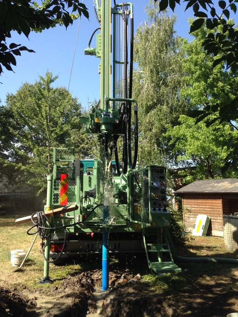 macchinario per la perforazione di un pozzo