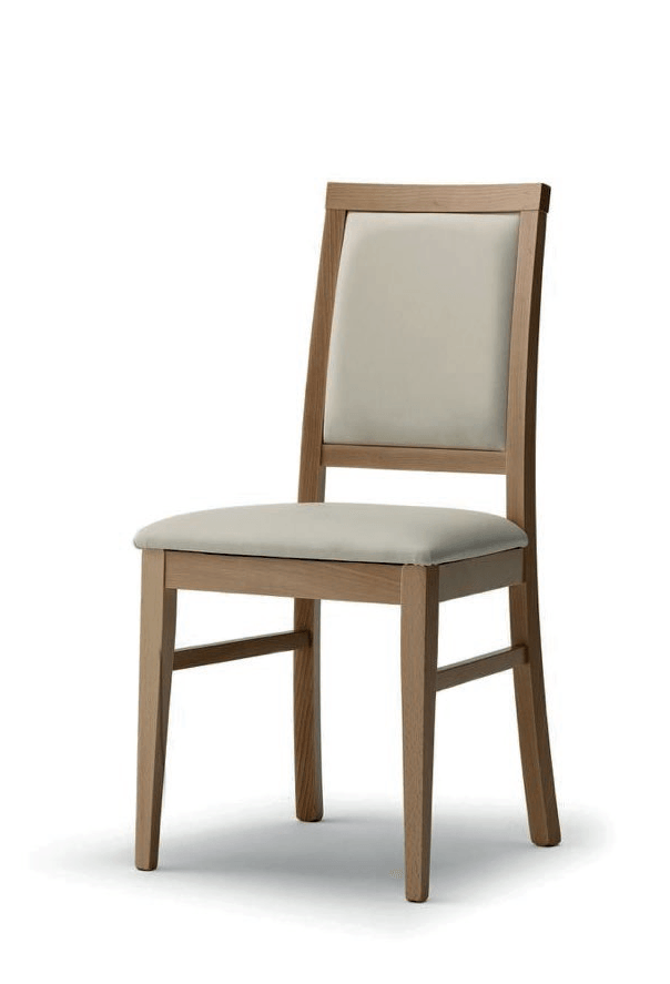 tavolo in legno chiaro e sedie bianche e in legno