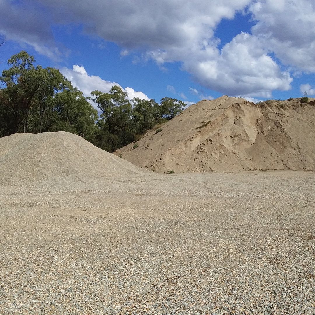 Quarry machinery — W Wall & Sons In Moranbah, QLD