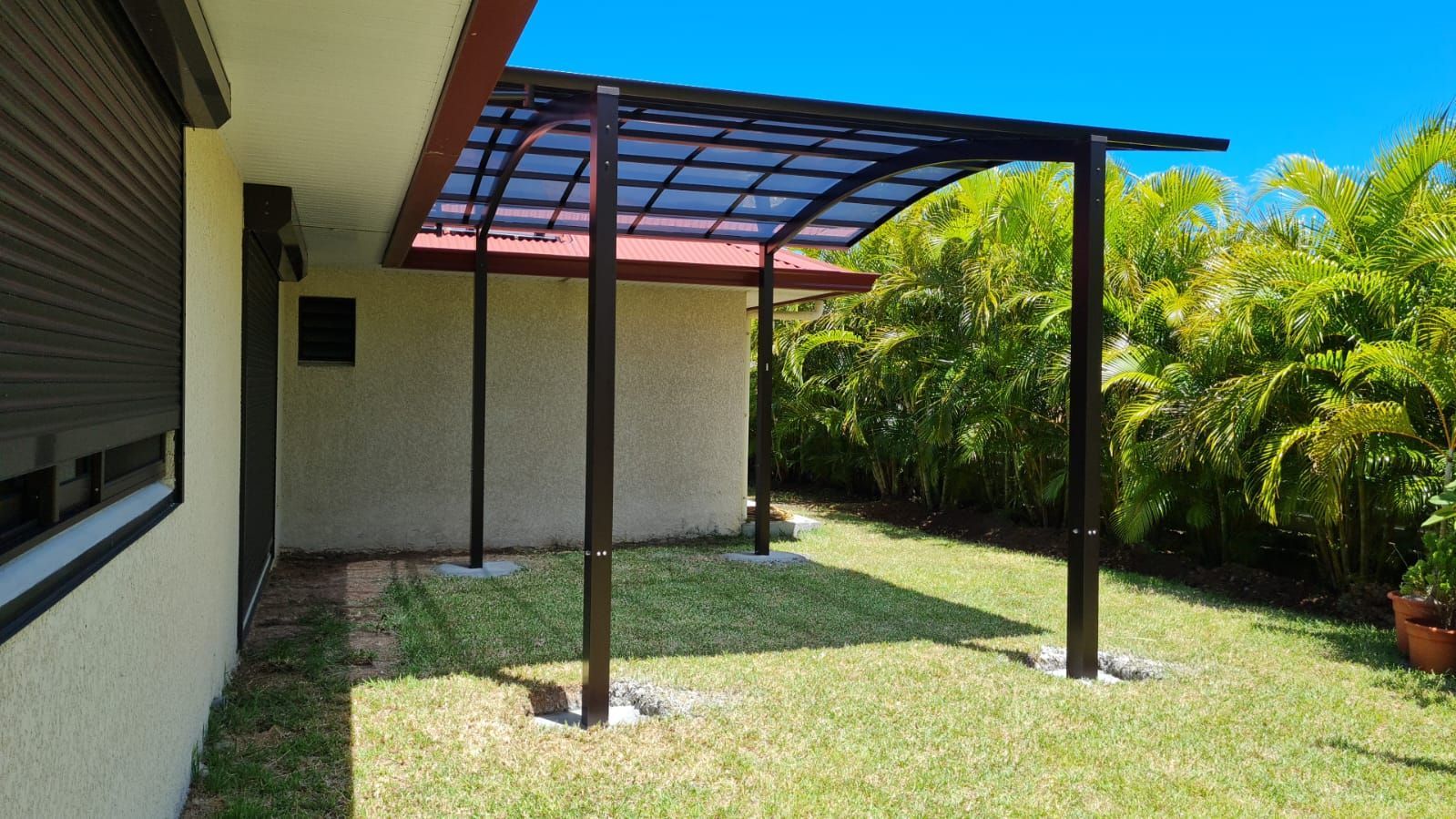 Carport Demi-lune résistant
