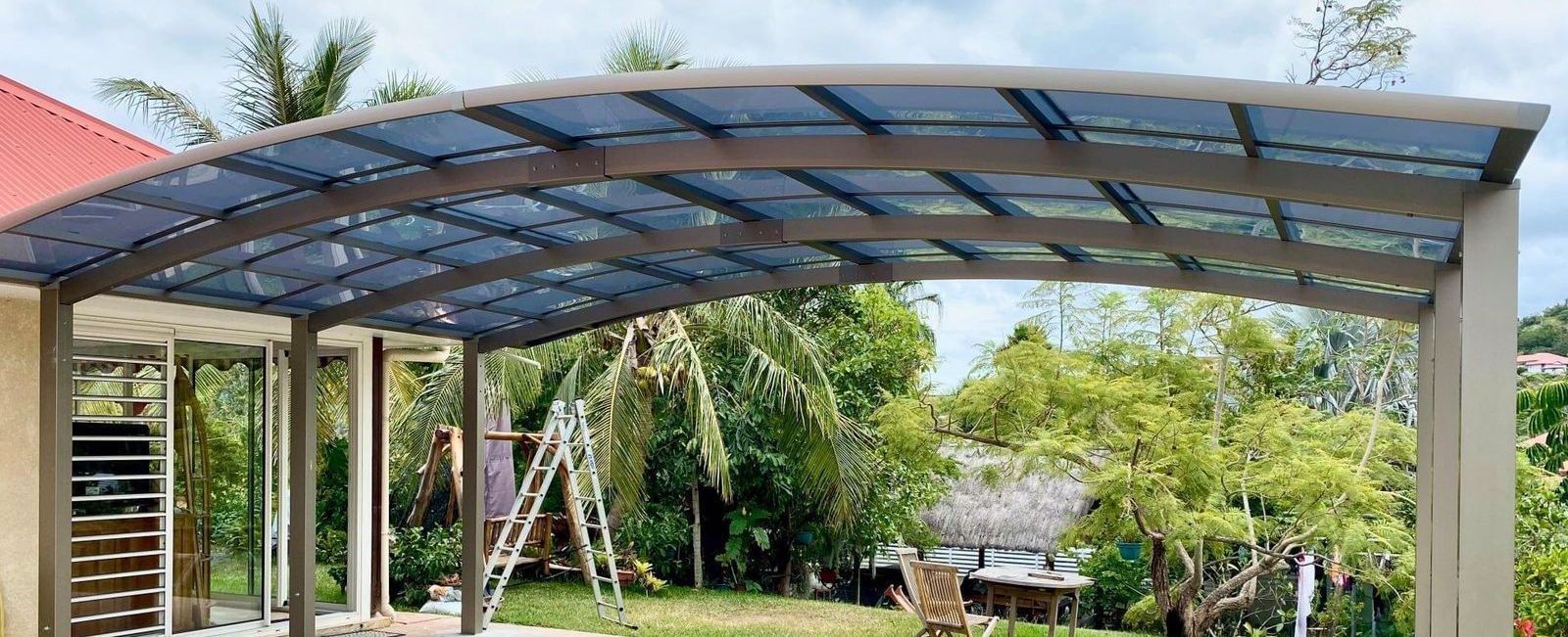 Carport Demi-lune design
