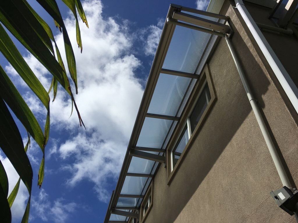 Auvent pratique pour protéger votre voiture à Nouméa
