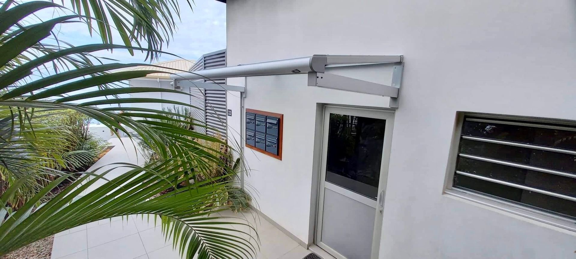 Abri élégant en aluminium à Nouméa