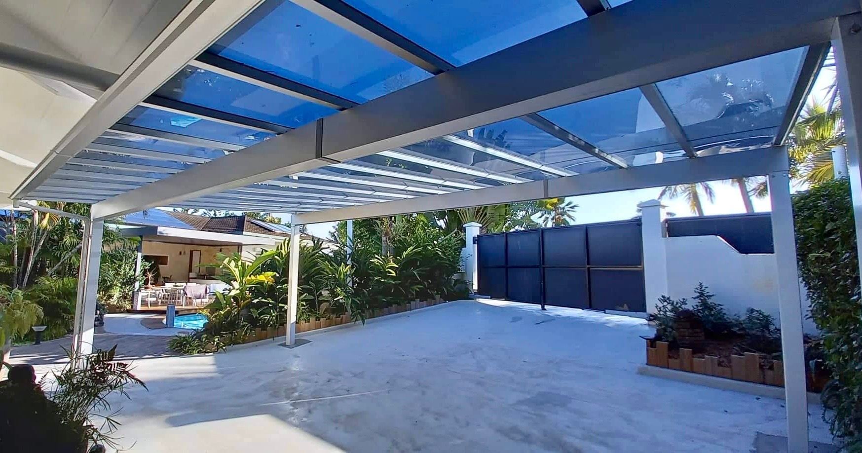 Carport toiture plate pour véhicules de loisirs