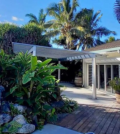 Pergola contemporaine à Nouméa