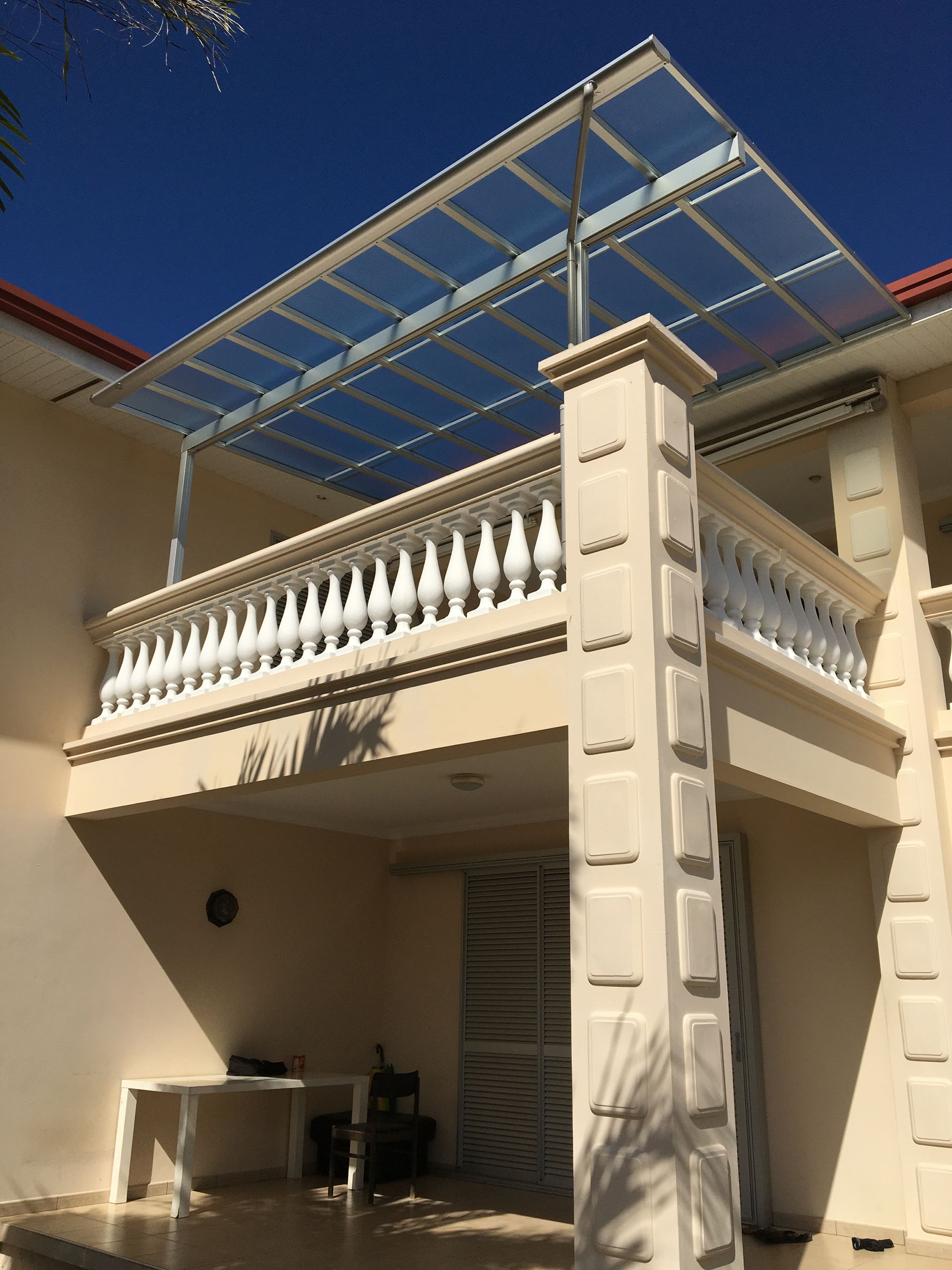 Carport avec toiture plate à Nouméa