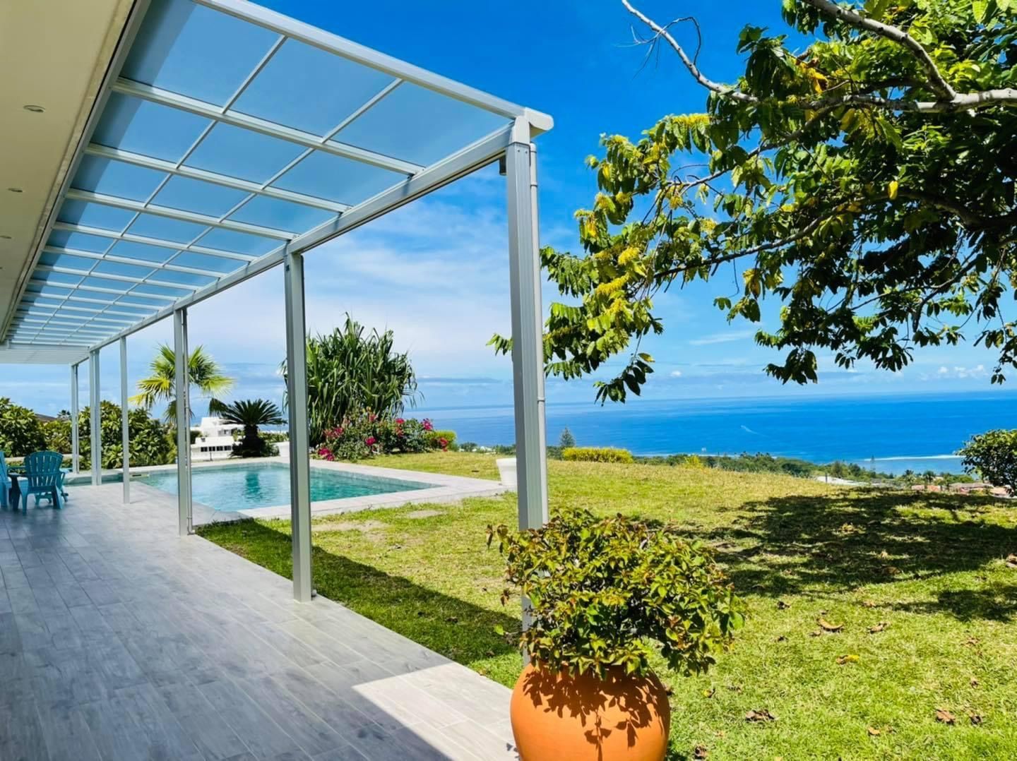 Pergola à l'ombre à Nouméa
