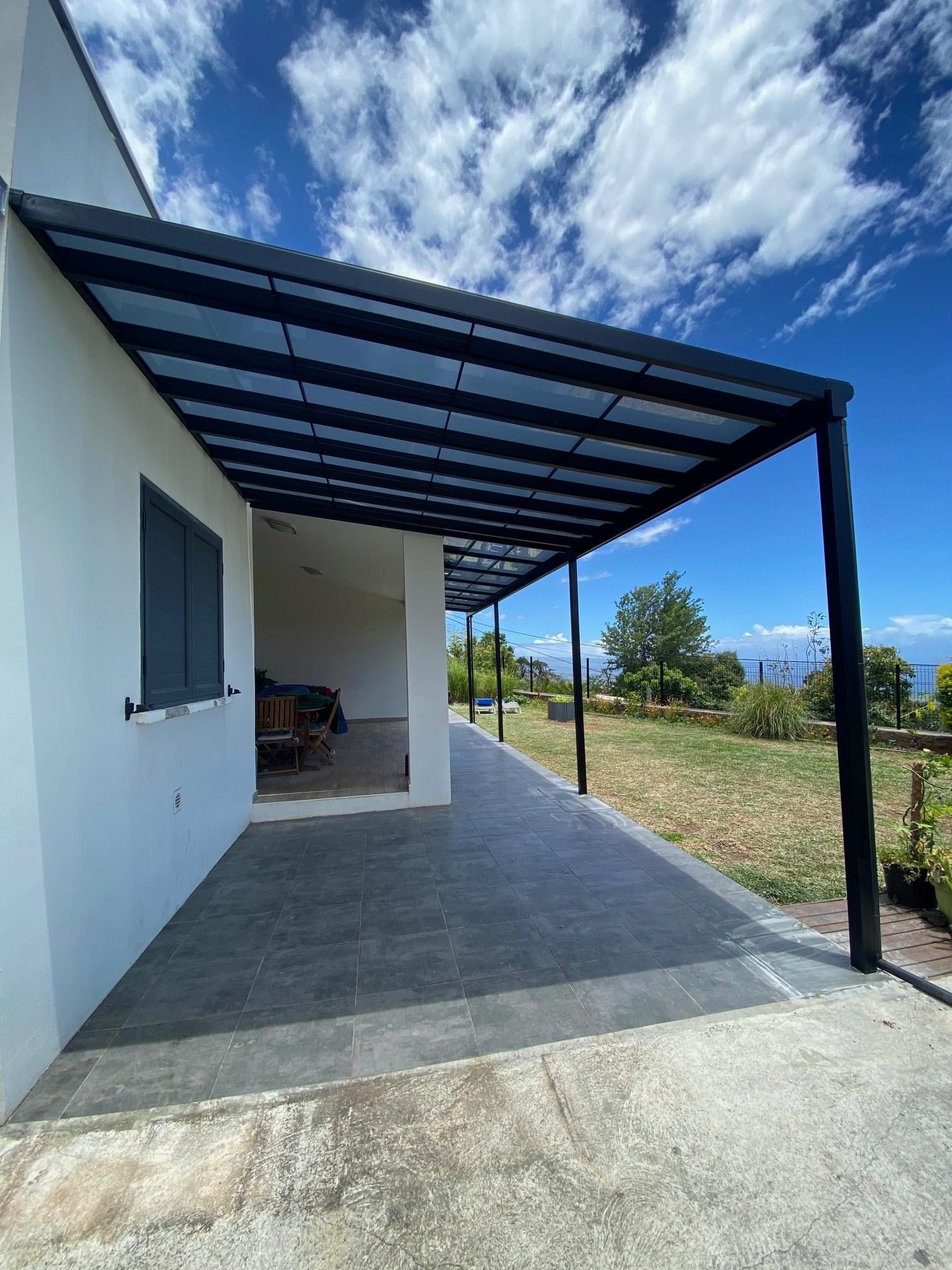 Pergola résistante aux intempéries à Nouméa
