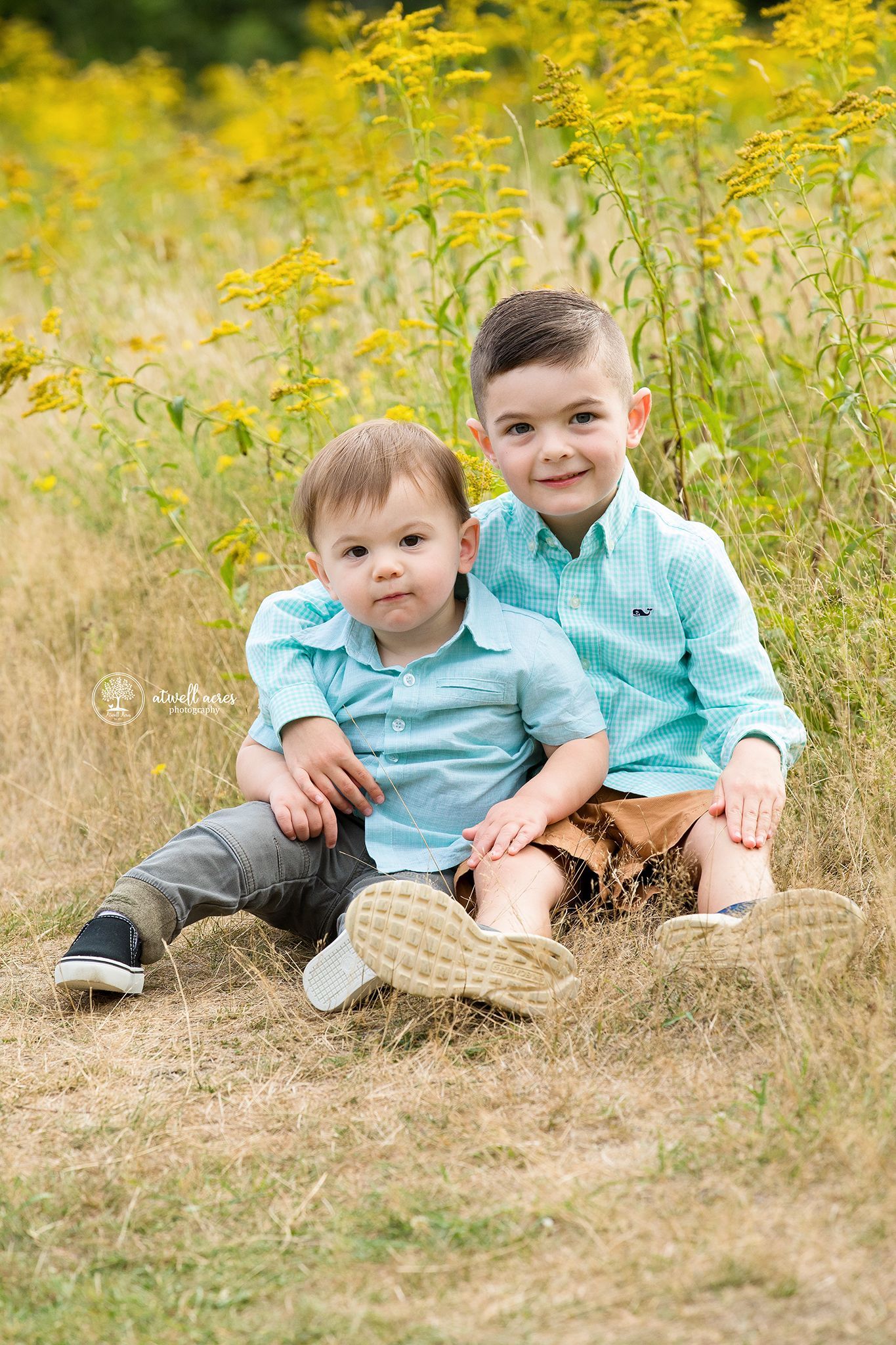 Family picture with everyone posing